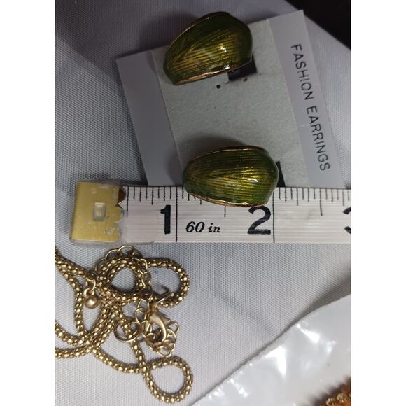 VTG 3-piece Combo: Vintage Necklace, Roll-on Bracelet and Clip-on Earrings - Picture 8 of 9